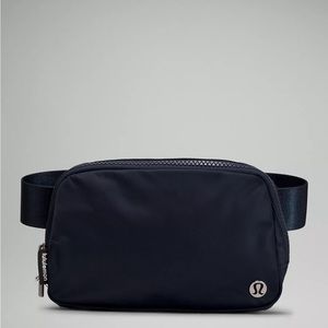 Navy Lululemon Everywhere Belt Bag